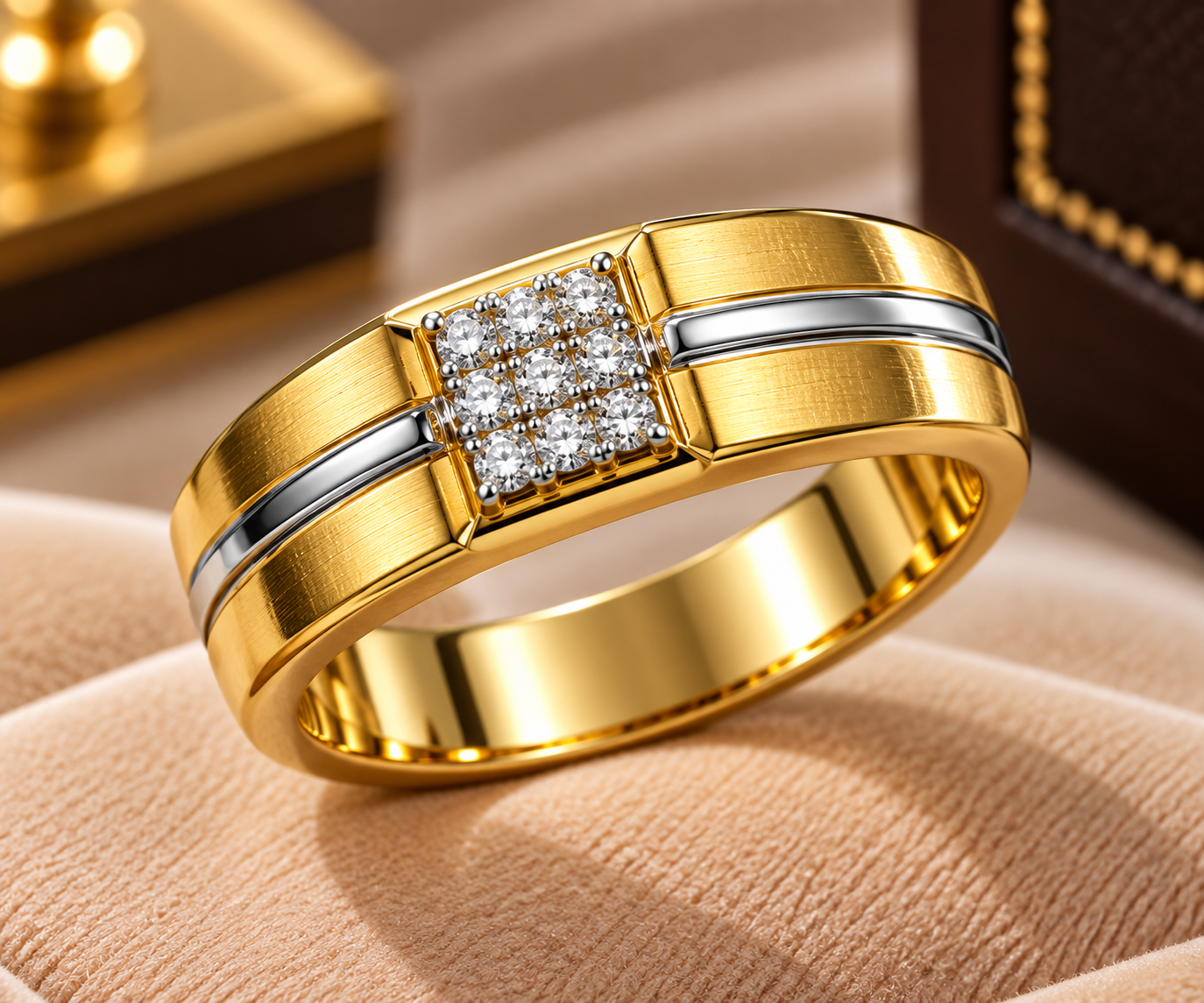 Luxurious Two-Tone Diamond Gold Ring